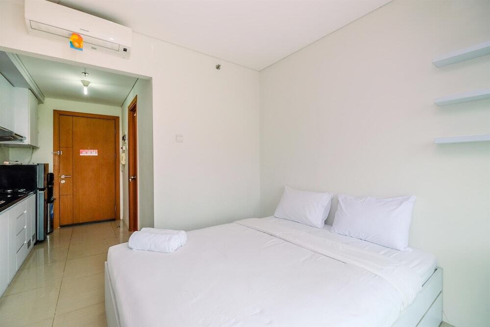 Джакарта: Comfort Studio At Woodland Park Residence