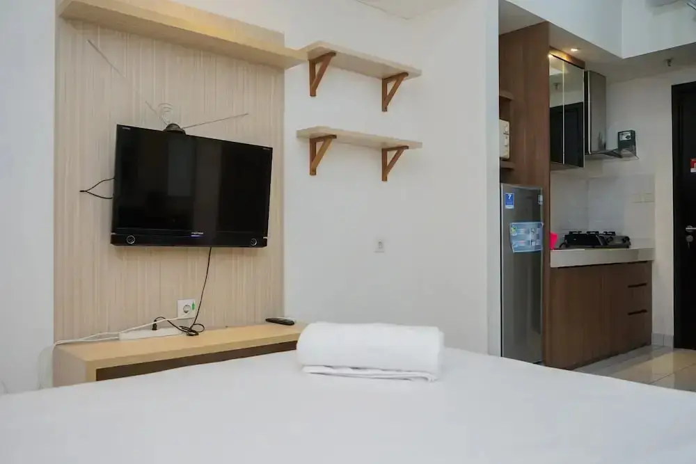 Legok: Minimalist And Warm Studio Casa De Parco Apartment