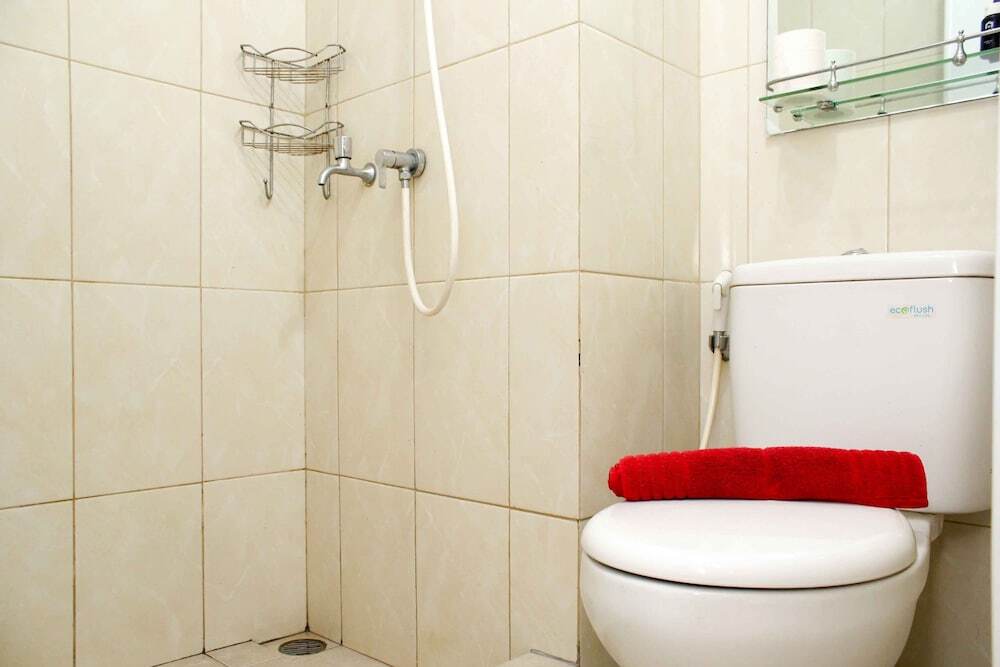 Бекаси: Cozy And Nice Studio Apartment At Springlake Summarecon Bekasi