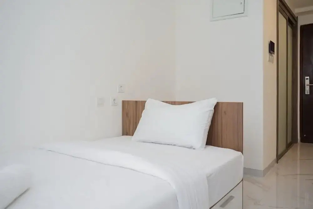 Legok: Nice And Elegant Studio Apartment At Sky House Bsd
