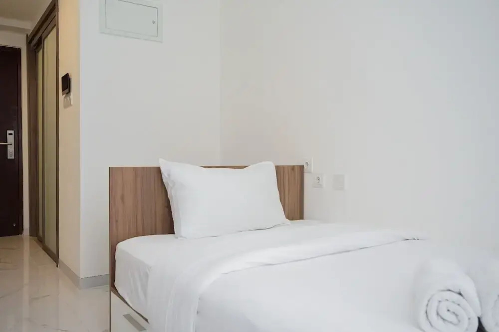 Legok: Nice And Comfort Studio Room At Sky House Bsd Apartment