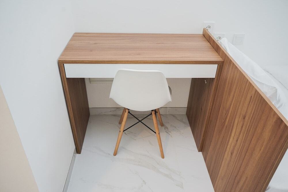 Legok: Nice And Comfort Studio Room At Sky House Bsd Apartment