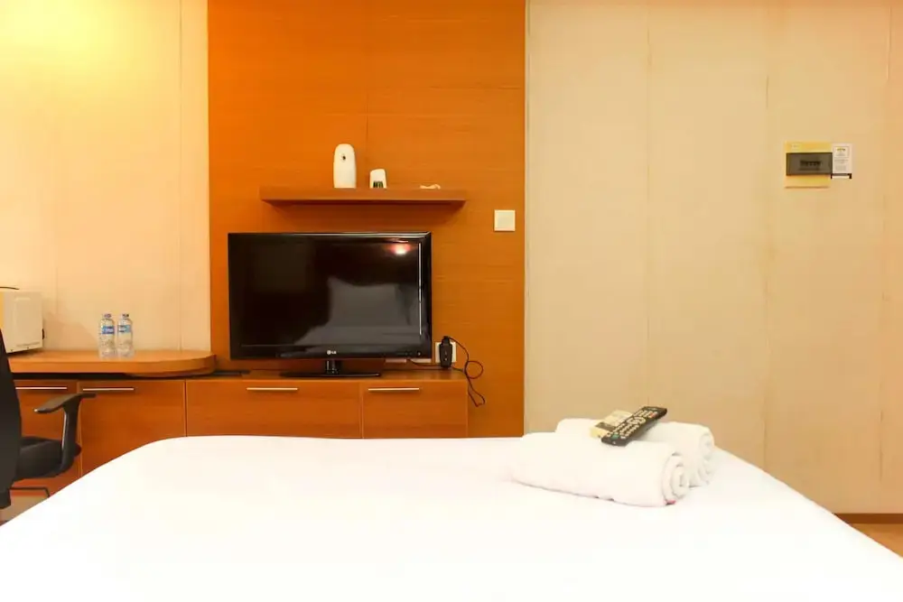 Чикаранг: Cozy Stay Studio Apartment (No Kitchen) At Metropark Condominium Jababeka