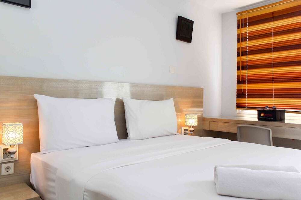Чикаранг: Comfy And Minimalist Studio At Mustika Golf Residence Apartment