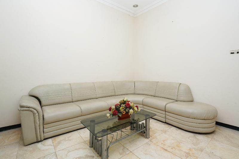 Сурабая: OYO 2483 Salju Korea Residence