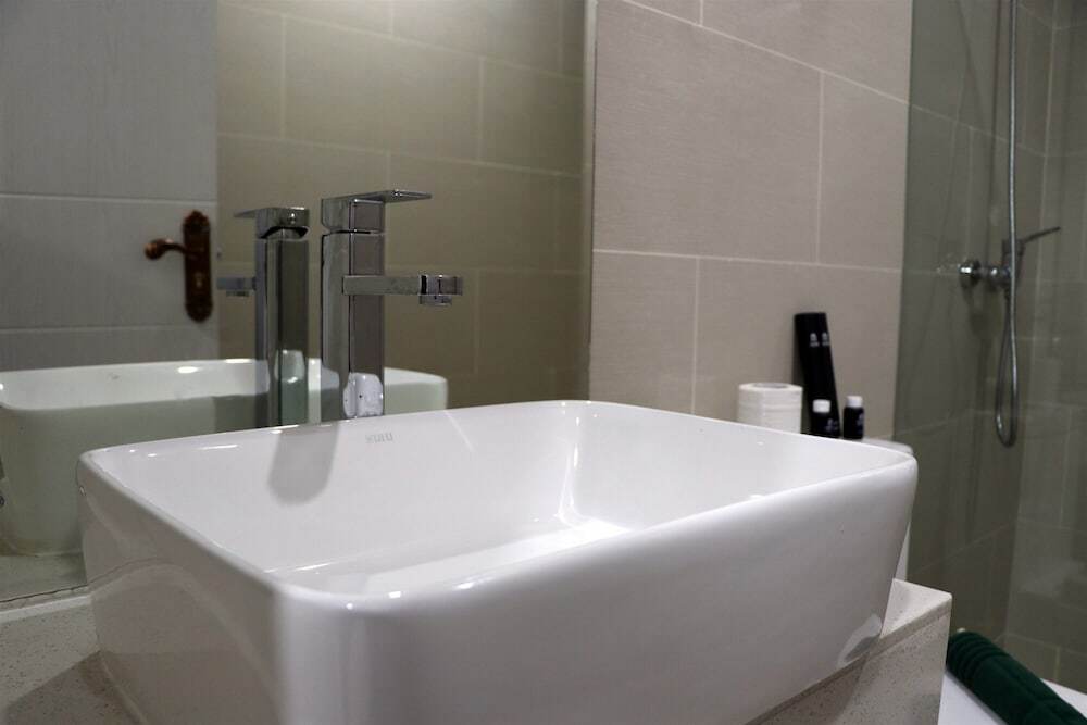 Джакарта: Comfort And Minimalist 2Br At Daan Mogot City Apartment