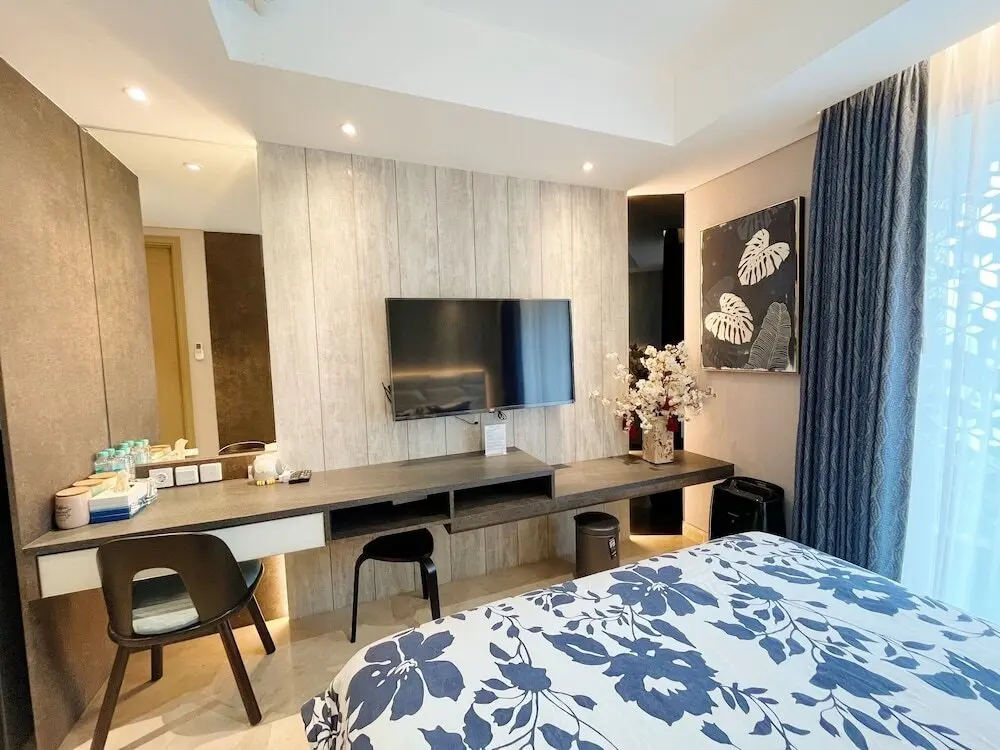 Джакарта: Gold Coast PIK Premium Seaview Apartment