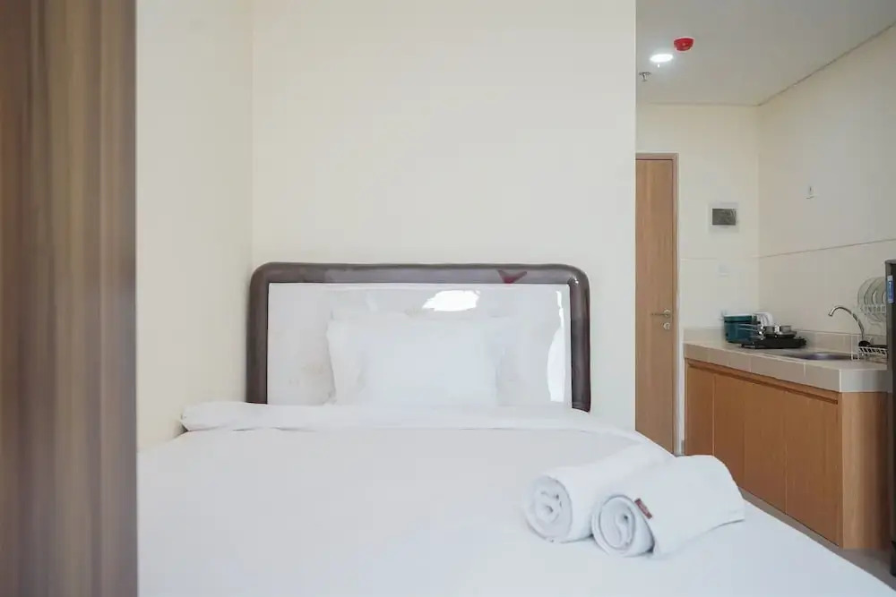 Legok: Simply Look Studio Apartment At B Residence