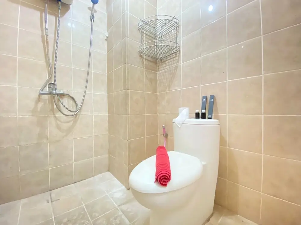 Сумеданг: Quiet Private Studio Room At Pinewood Jatinangor Apartment