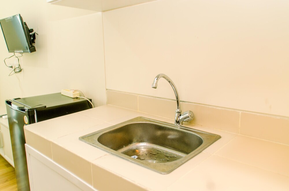 Legok: Warm And Cozy Studio Room Apartment At B Residence