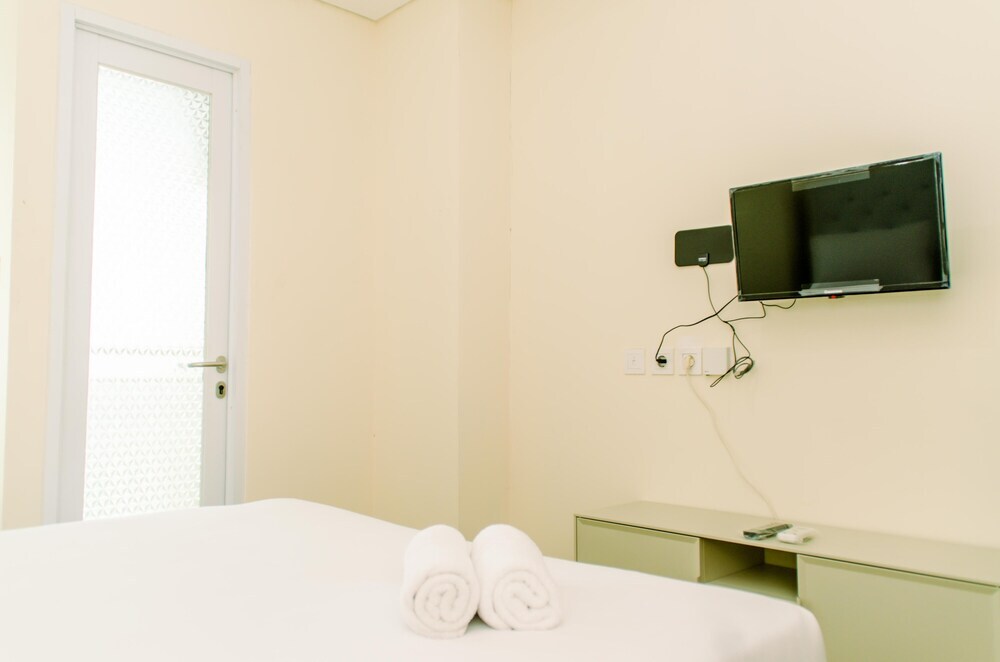 Legok: Warm And Cozy Studio Room Apartment At B Residence