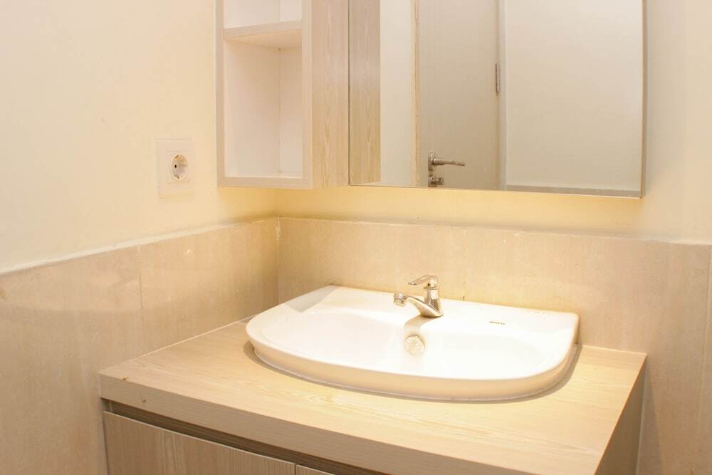 Сибату: Homey Living 2Br At Meikarta Apartment