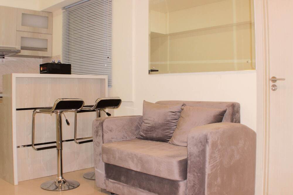 Сибату: Homey Living 2Br At Meikarta Apartment