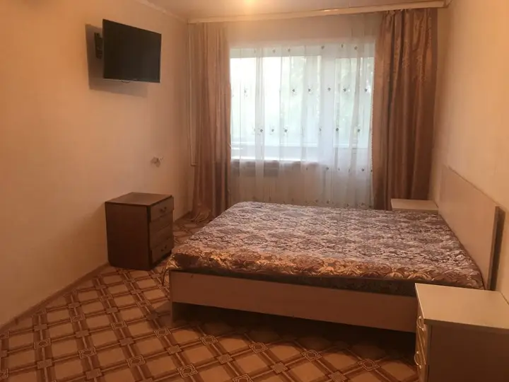 Свободный: Na Oktyabr'skoj 3 Apartments