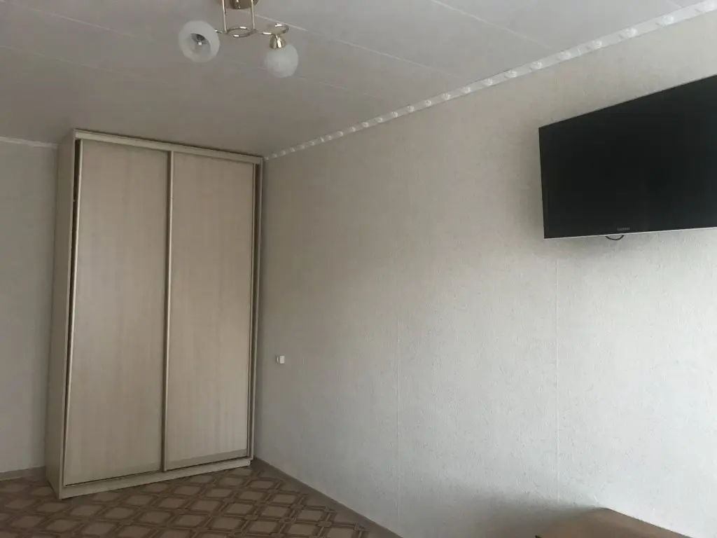 Свободный: Na Oktyabr'skoj 3 Apartments