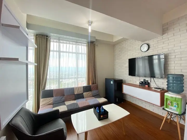 Сумеданг: Well Appointed 1BR Apartment at Harvard Jatinangor