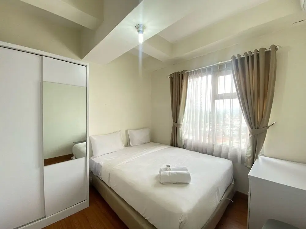 Сумеданг: Well Appointed 1BR Apartment at Harvard Jatinangor