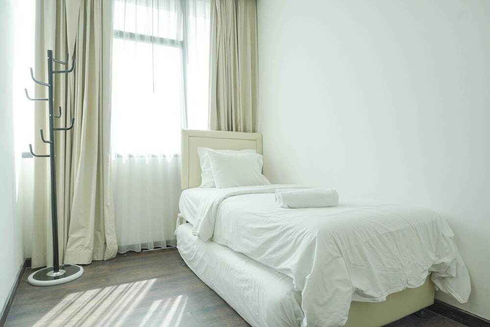 Джакарта: Nice and Elegant 2BR Apartment at Veranda Residence Puri