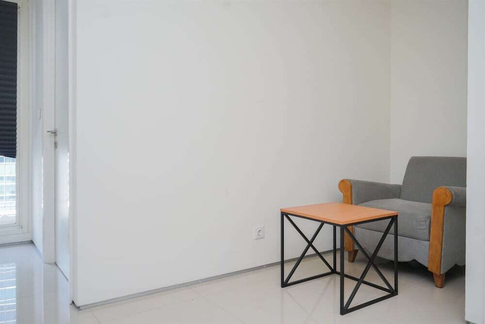 Южный Тангеранг: Nice And Elegant 1Br Apartment At Tuscany Residence