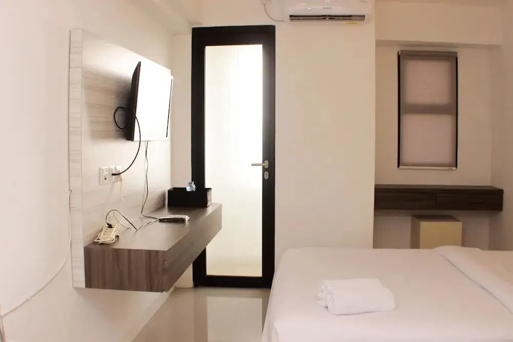Караванг: Cozy Stay Studio Urbantown Karawang Apartment