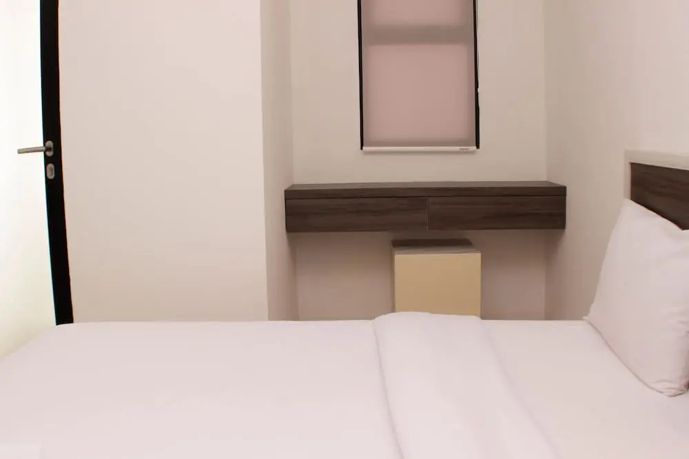 Караванг: Cozy Stay Studio Urbantown Karawang Apartment
