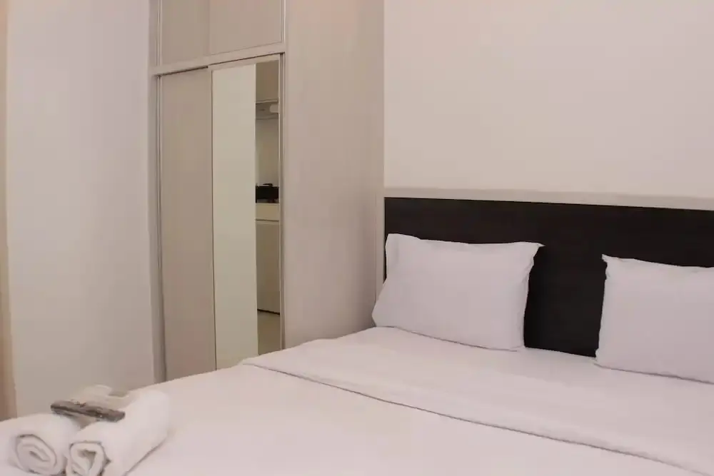 Караванг: Cozy Living Studio At Urbantown Apartment Karawang