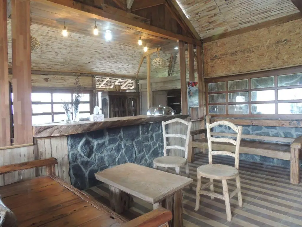 Вонособо: Singgasana Villa & Resto