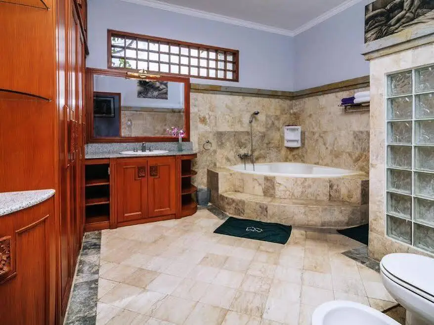 Керобокан: Sunclad Villa