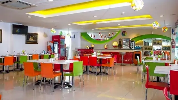 Маланг: Dewarna Hotel & Convention