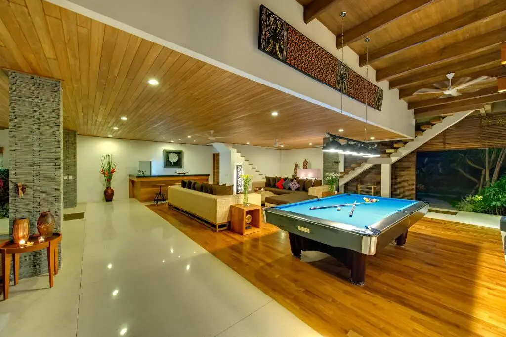 Кута: Wonderful 10 Bedrooms Private Villa Seminyak
