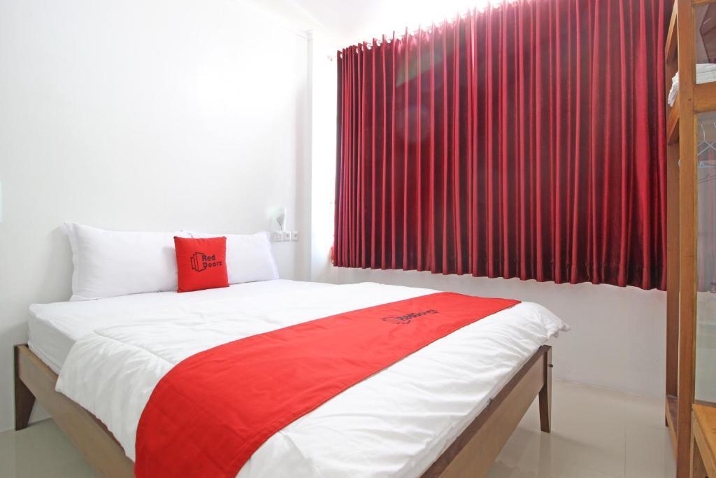 Севон: RedDoorz @ Jalan Ringroad Selatan