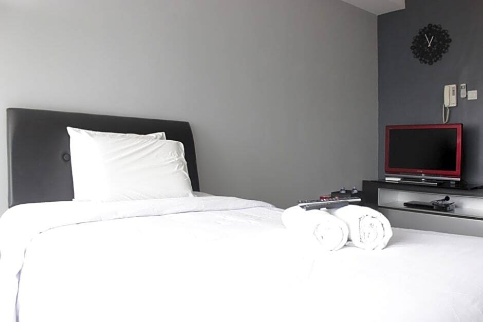 Бандунг: Trendy Studio Room at Galeri Ciumbuleuit 1 Apartment near UNPAR By Travelio