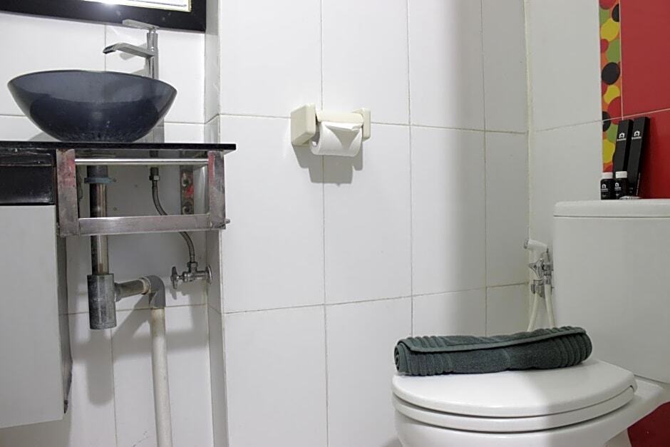 Бандунг: Trendy Studio Room at Galeri Ciumbuleuit 1 Apartment near UNPAR By Travelio