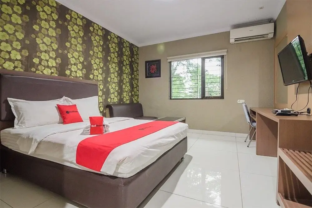 Сибату: Reddoorz Plus Near Lippo Cikarang Mall 2