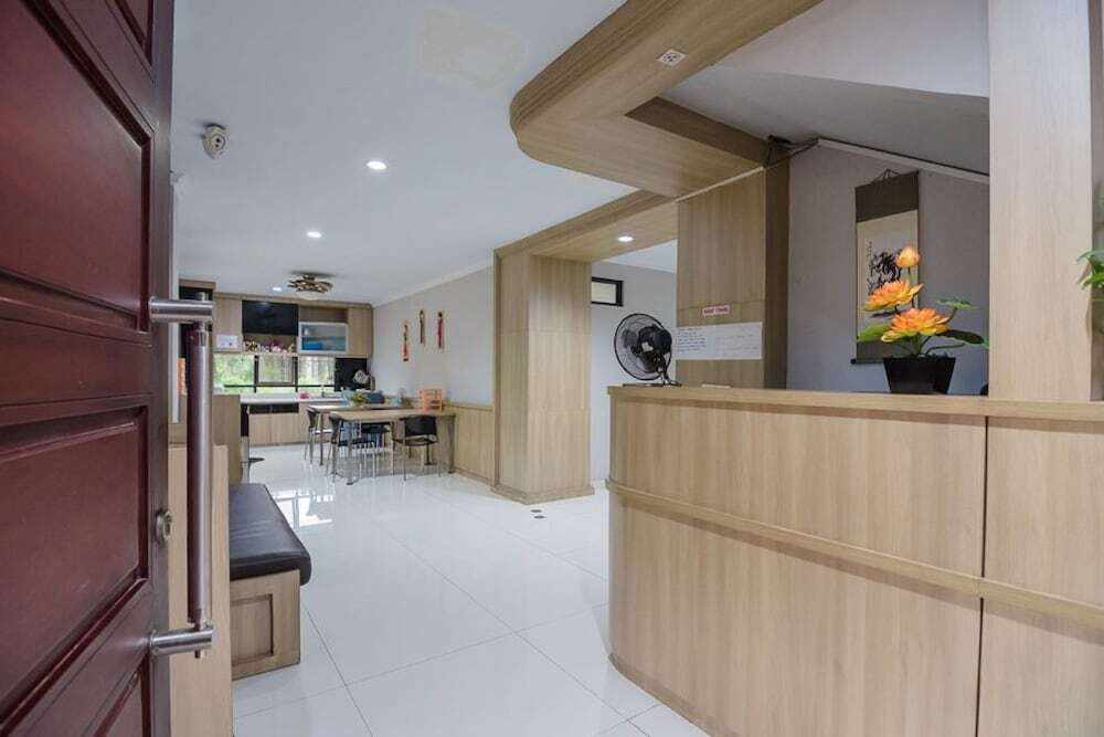 Сибату: Reddoorz Plus Near Lippo Cikarang Mall 2