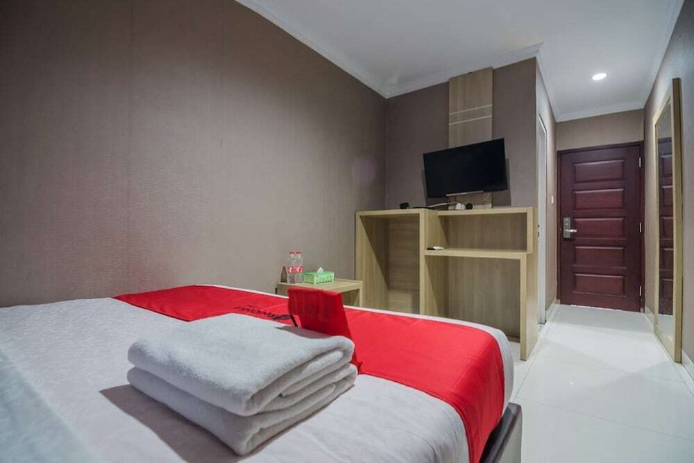 Сибату: Reddoorz Plus Near Lippo Cikarang Mall 2