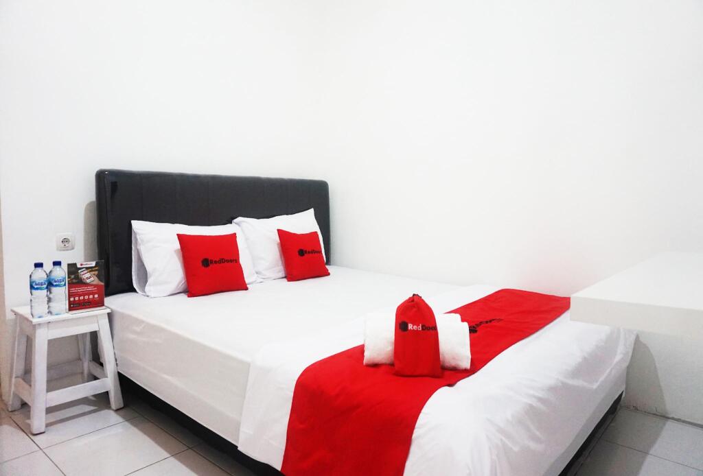 Блитар: RedDoorz @ Jalan Tanjung Blitar