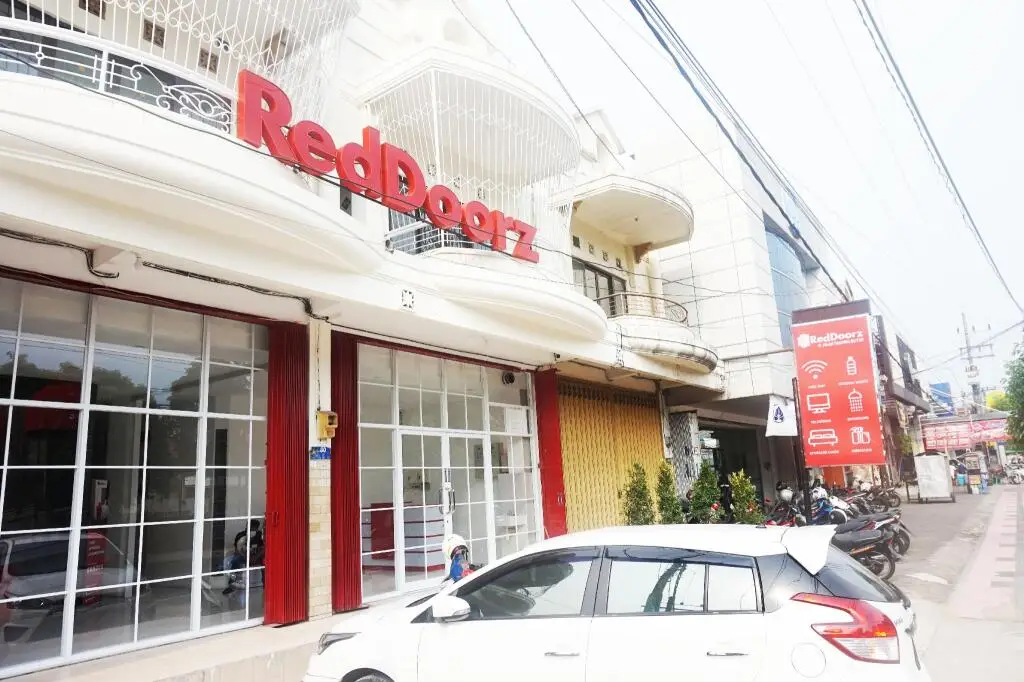 RedDoorz @ Jalan Tanjung Blitar — фото 1
