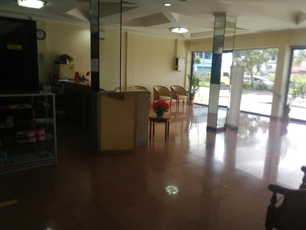 Джамби: Hotel Mayang Sari 2