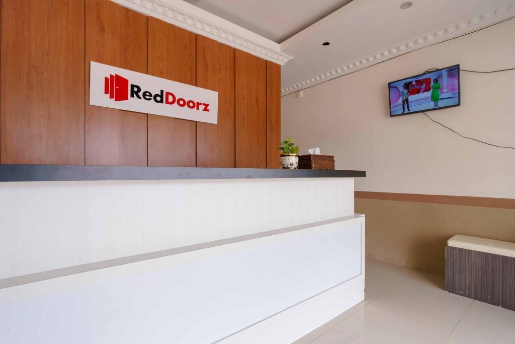 Батам: RedDoorz near Plaza Botania 1 Batam