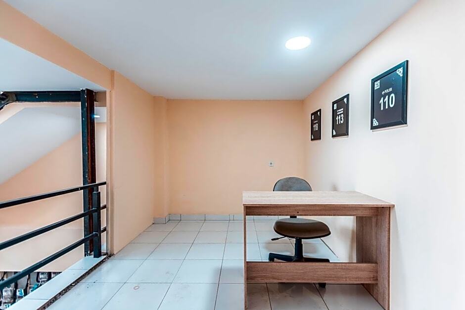 Южный Тангеранг: OYO Life 2709 Kost Cirendeu