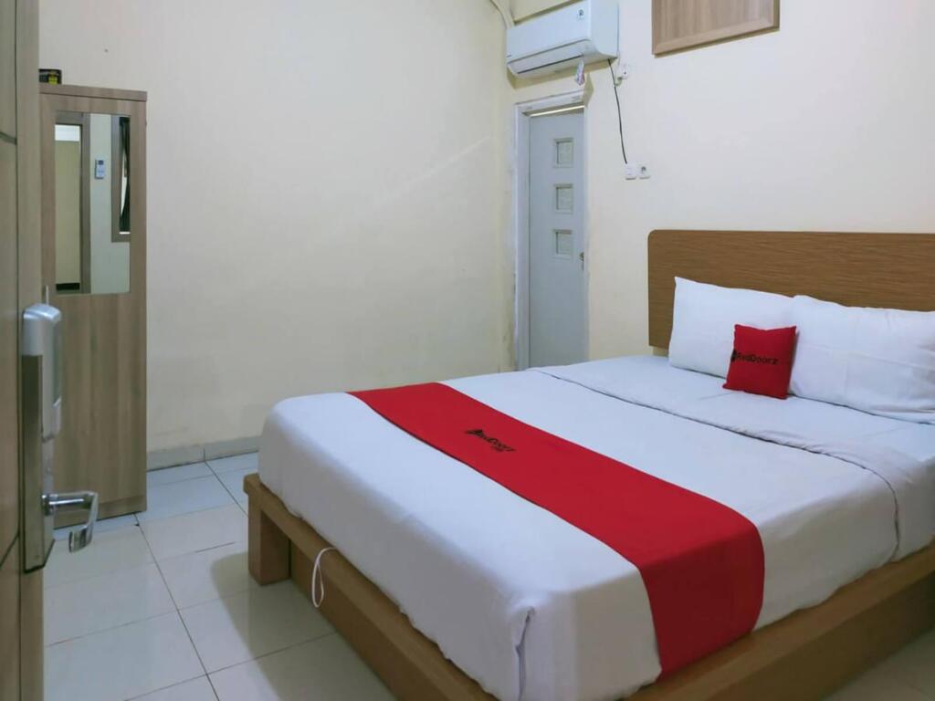 Палембанг: RedDoorz @ Jalan Kolonel Haji Burlian Palembang 2
