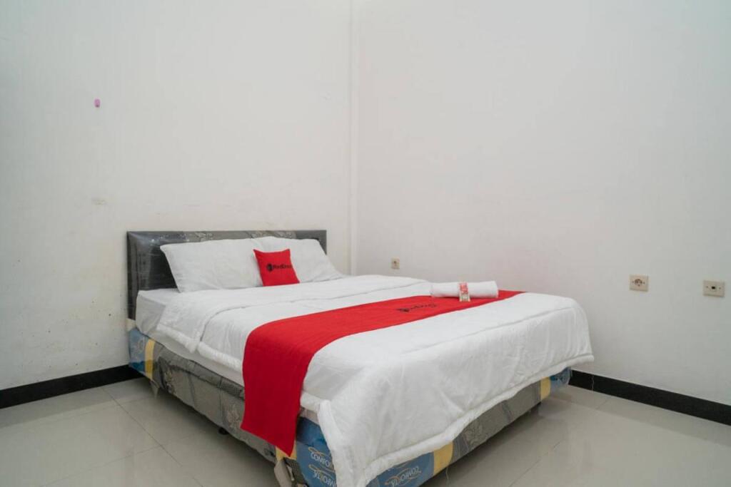 Банджанбару: RedDoorz Syariah Near Syamsudin Noor Airport 4