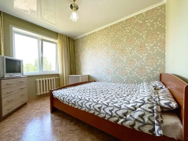 Балаково: Two pillows on street 30 years of Victory, 32