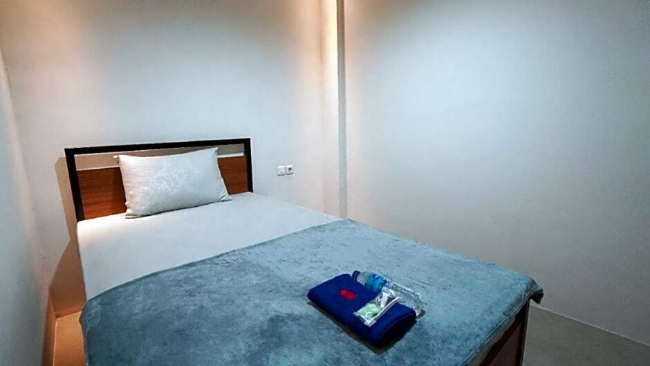 Бандунг: Hostel 18 Pasangan Butuh Surat Nikah