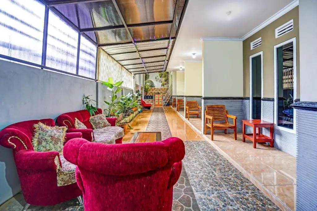 Бату: OYO 90642 Lancar Homestay Syariah