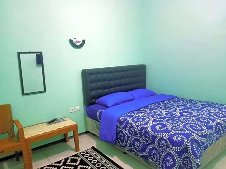 Бату: Homestay Dini