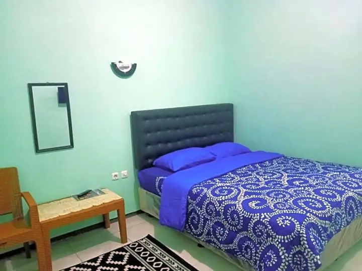 Бату: Homestay Dini