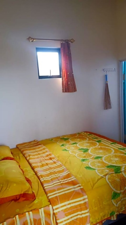 Бату: Homestay Dini