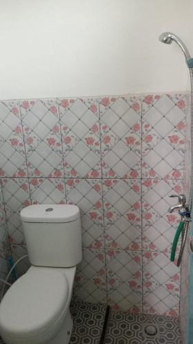 Бату: Homestay Dini